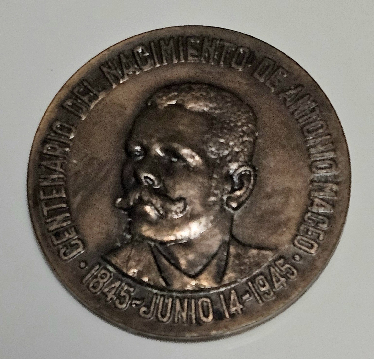 RARE UNSEEN MEDAL VINTAGE General ANTONIO MACEO Homage SPAN AM WAR 1945