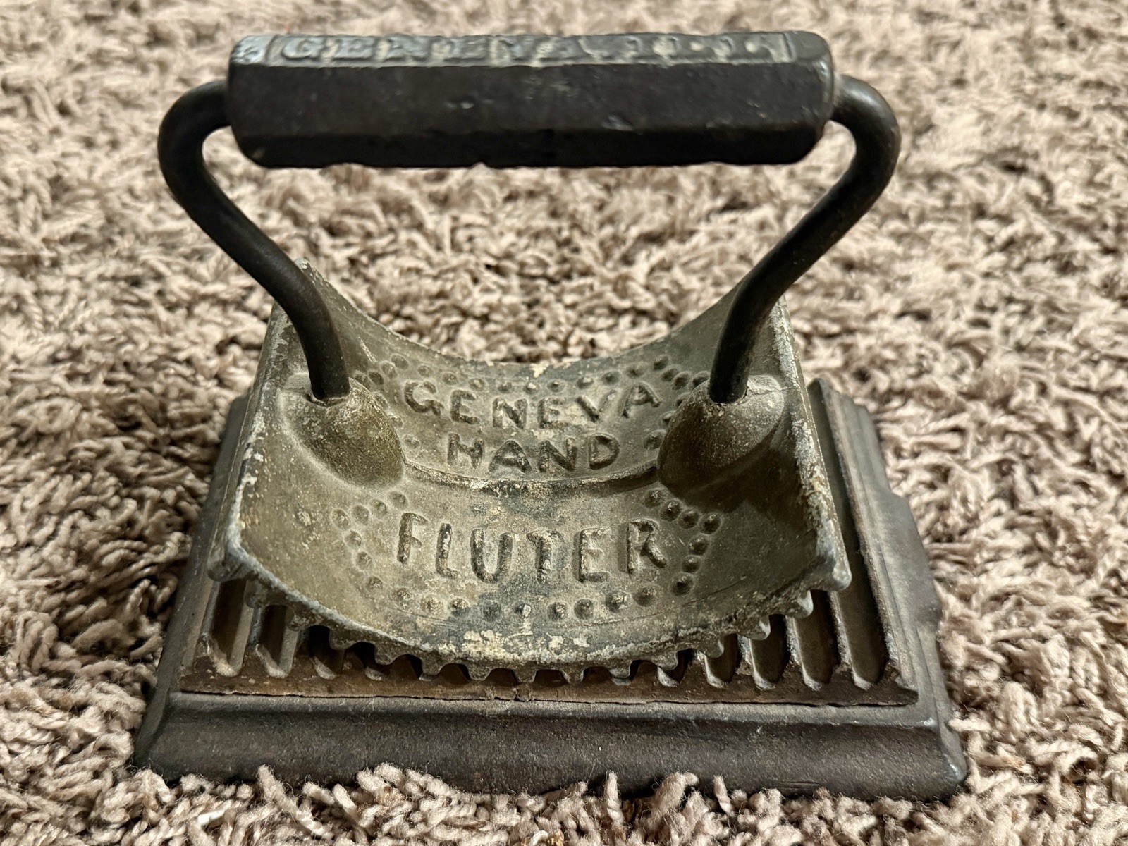 RARE ANTIQUE CAST IRON GENEVA HAND FLUTER PAT\'D 1866 GENEVA IL
