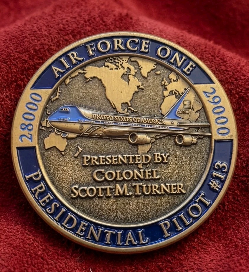 Rare Authentic Air Force One Presidential Pilot Col Scott Turner Challenge Coin