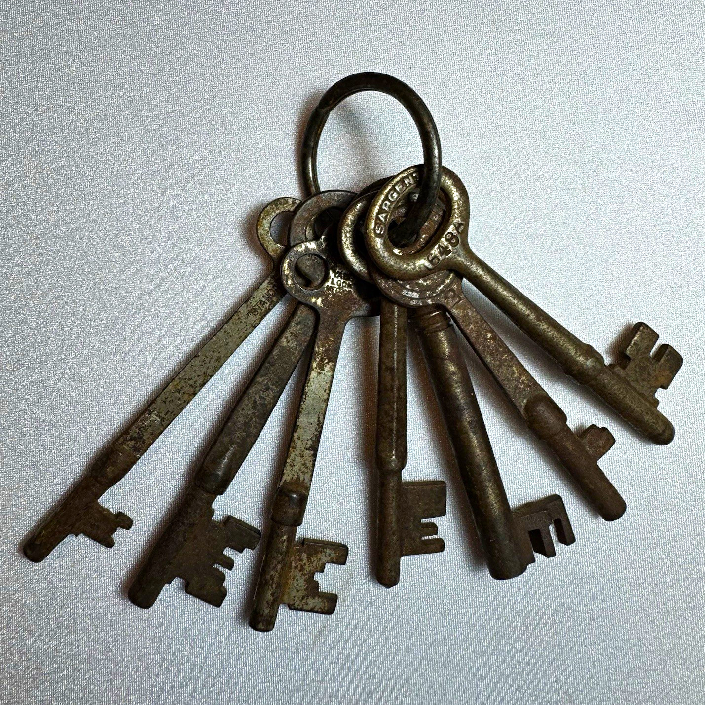 7 Antique Vintage Skeleton Keys Lot Yale Penn Sargent Hollow Barrel Key Ring