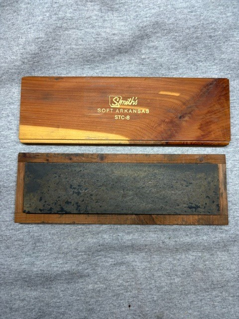 Vintage Smith's Soft Arkansas Knife Sharpening Stone STC-8