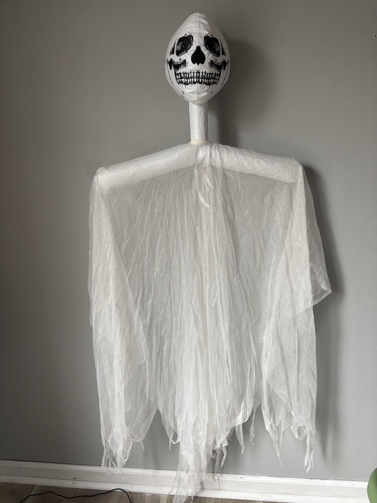 5 Foot Tall Inflatable Ghost 1987 Rubies Costume Co Inc. Style No. 1364
