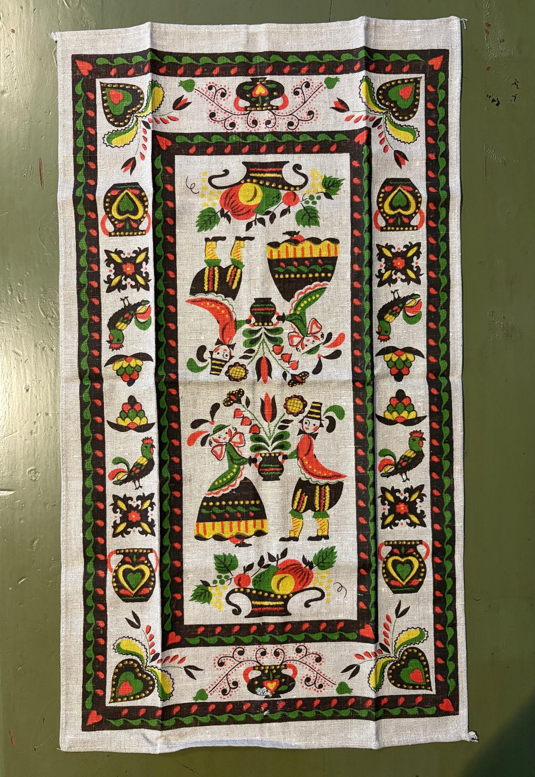 Charming Vintage  Linen Tea Towel Pennsylvania Dutch Folk Art NEW