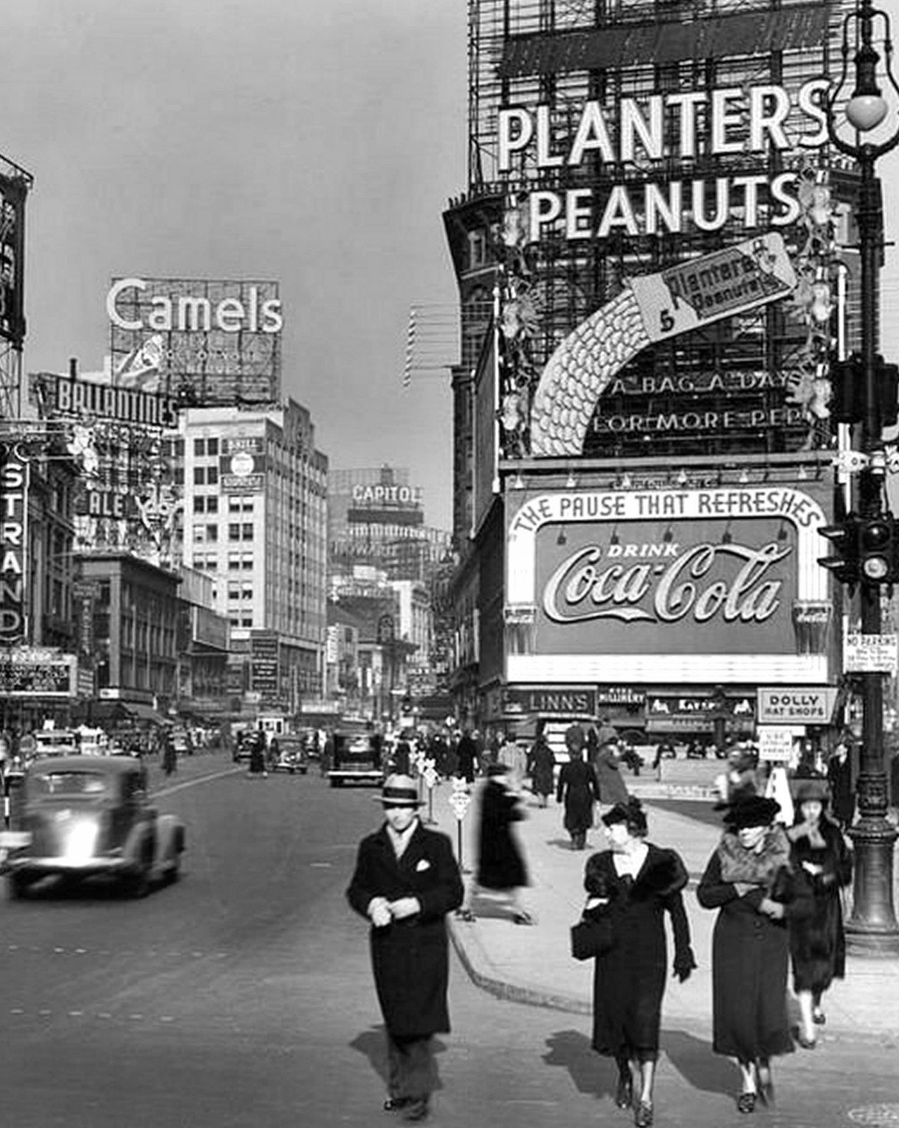 1936 NEW YORK 46th STREET SCENE Photo  (185-v)