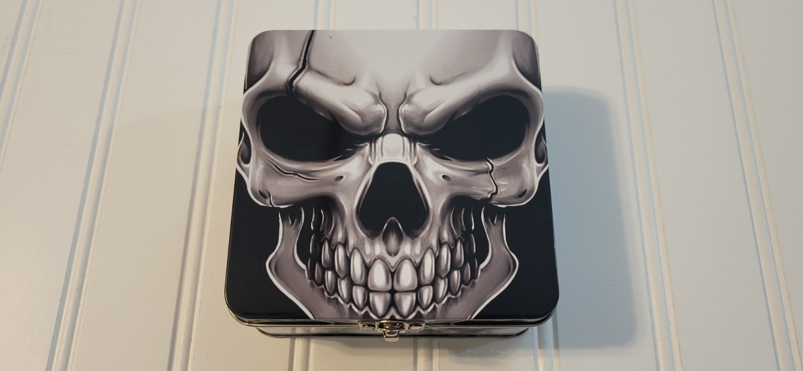 Smokezilla Metal Storage Box With Rolling Tray & Hasp 5\