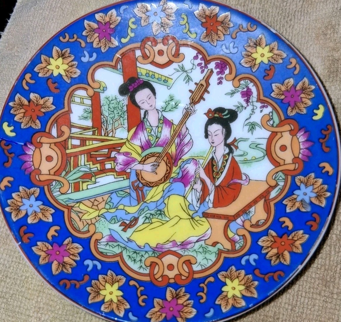 Set Of 4 Hand-painted  depicting Chinese court Saucer & Geisha In  bottom Of Cup