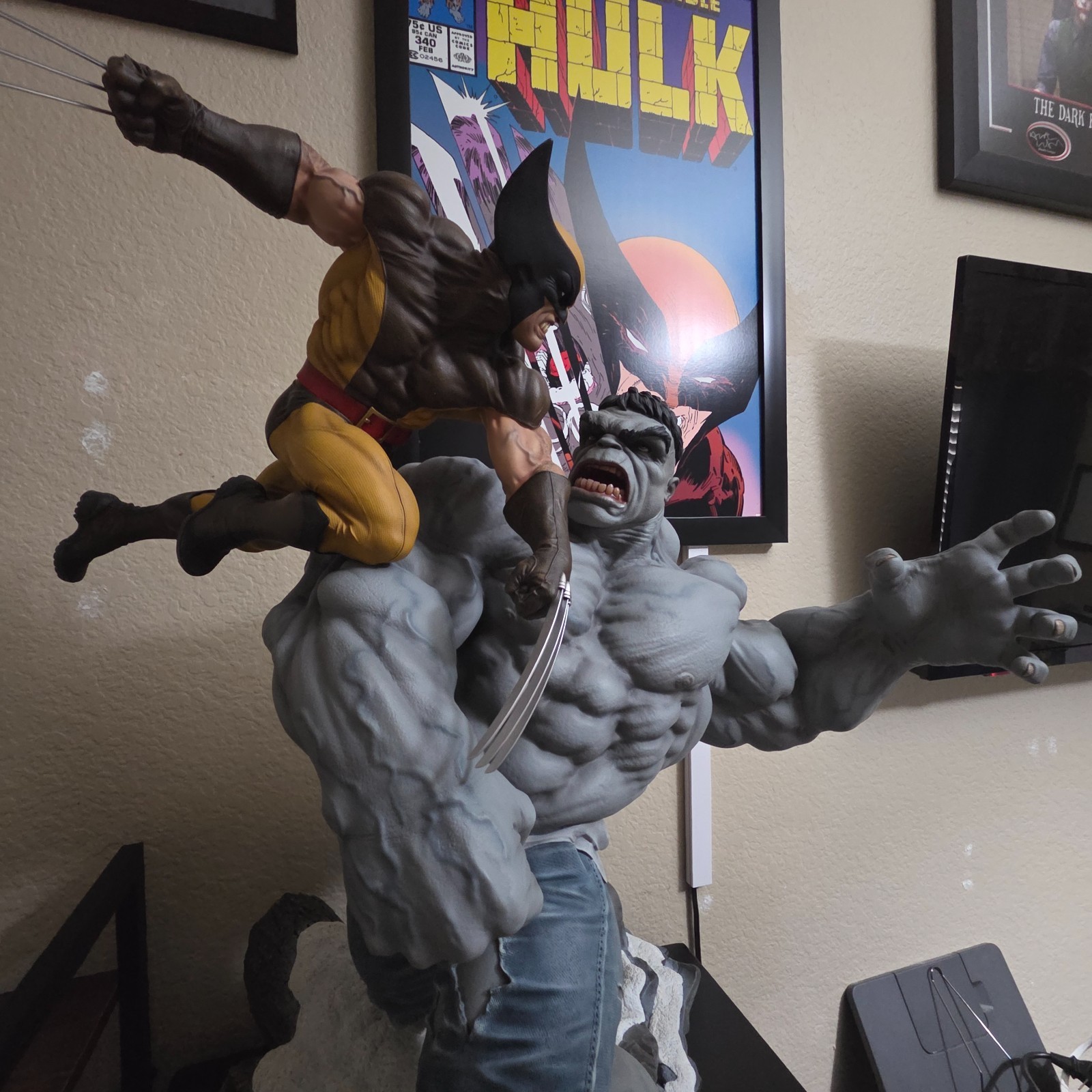 sideshow collectibles grey hulk vs wolverine maquette