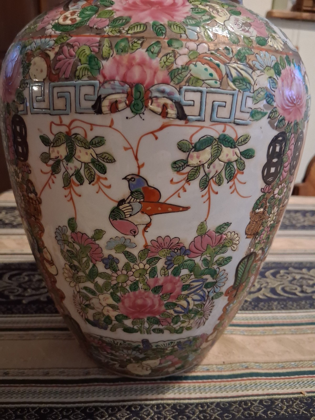 Vintage Chinese Famille Rose Qian dynasty temple ginger jar.  Large good conditi