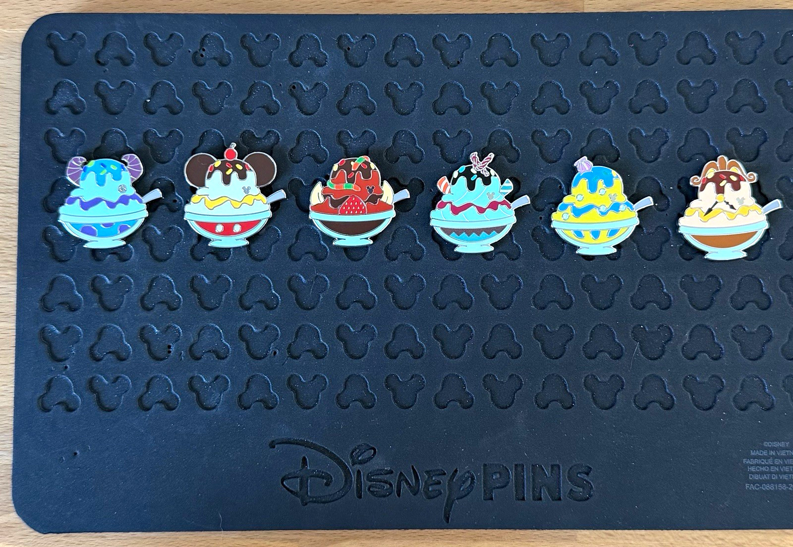 DLR 2026 Hidden Disney Wave B Sundaes Pins FULL SET with Chaser