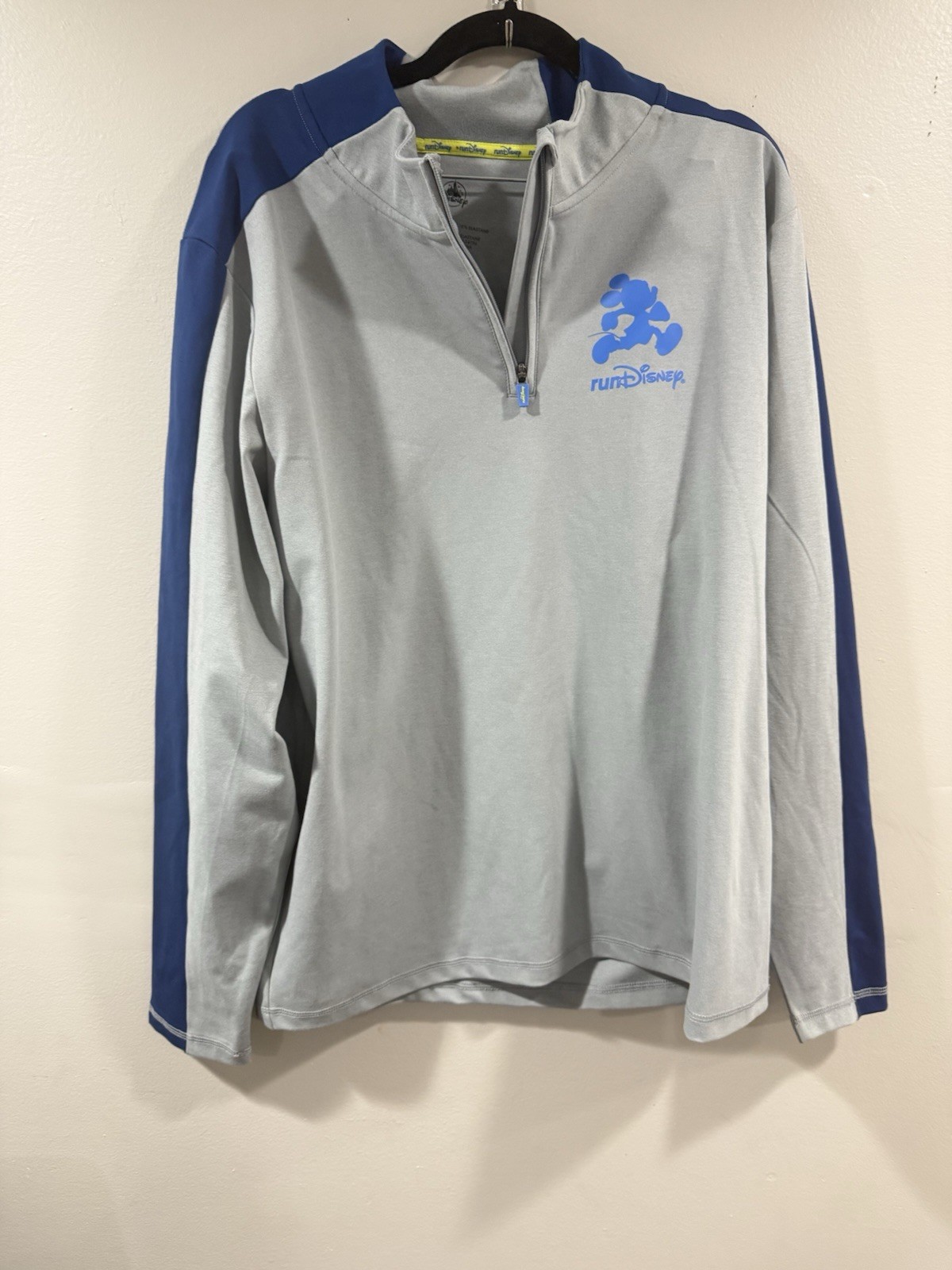 Disney Parks runDisney 1/4 Zip Men's Size Larfe Gray Navy Blue NWT