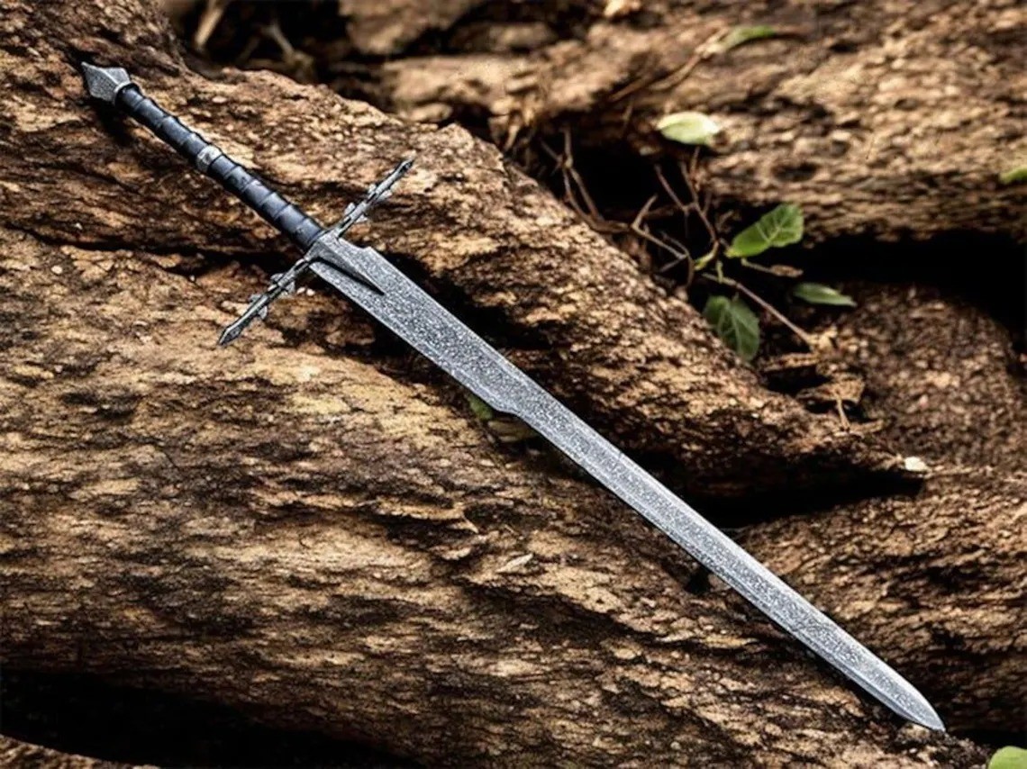 Nazgul Sword Replica with Leather Sheath Handmade Ringwraith Sword .