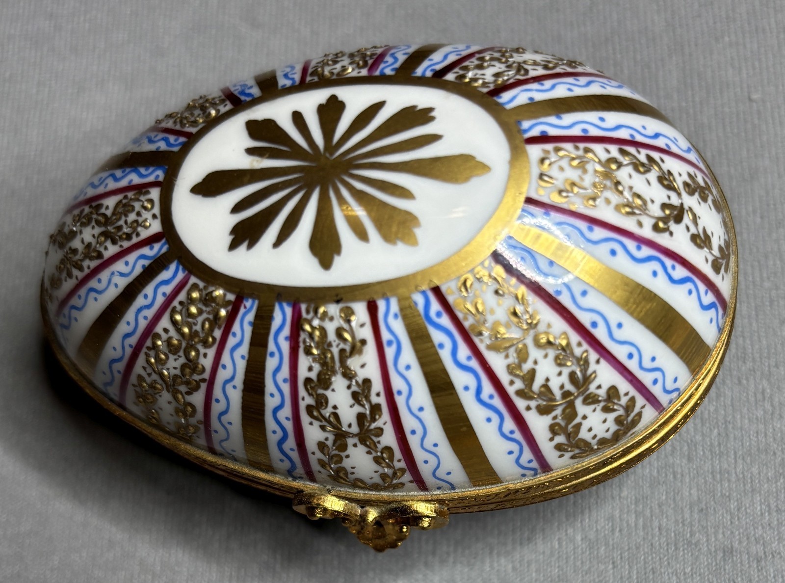 Vintage TIFFANY & CO PRIVATE Work HAND PAINTED Egg TRINKET BOX, FRANCE Vintage TIFFANY & CO PRIVATE Work HAND PAINTED Egg TRINKET BOX, FRANCE