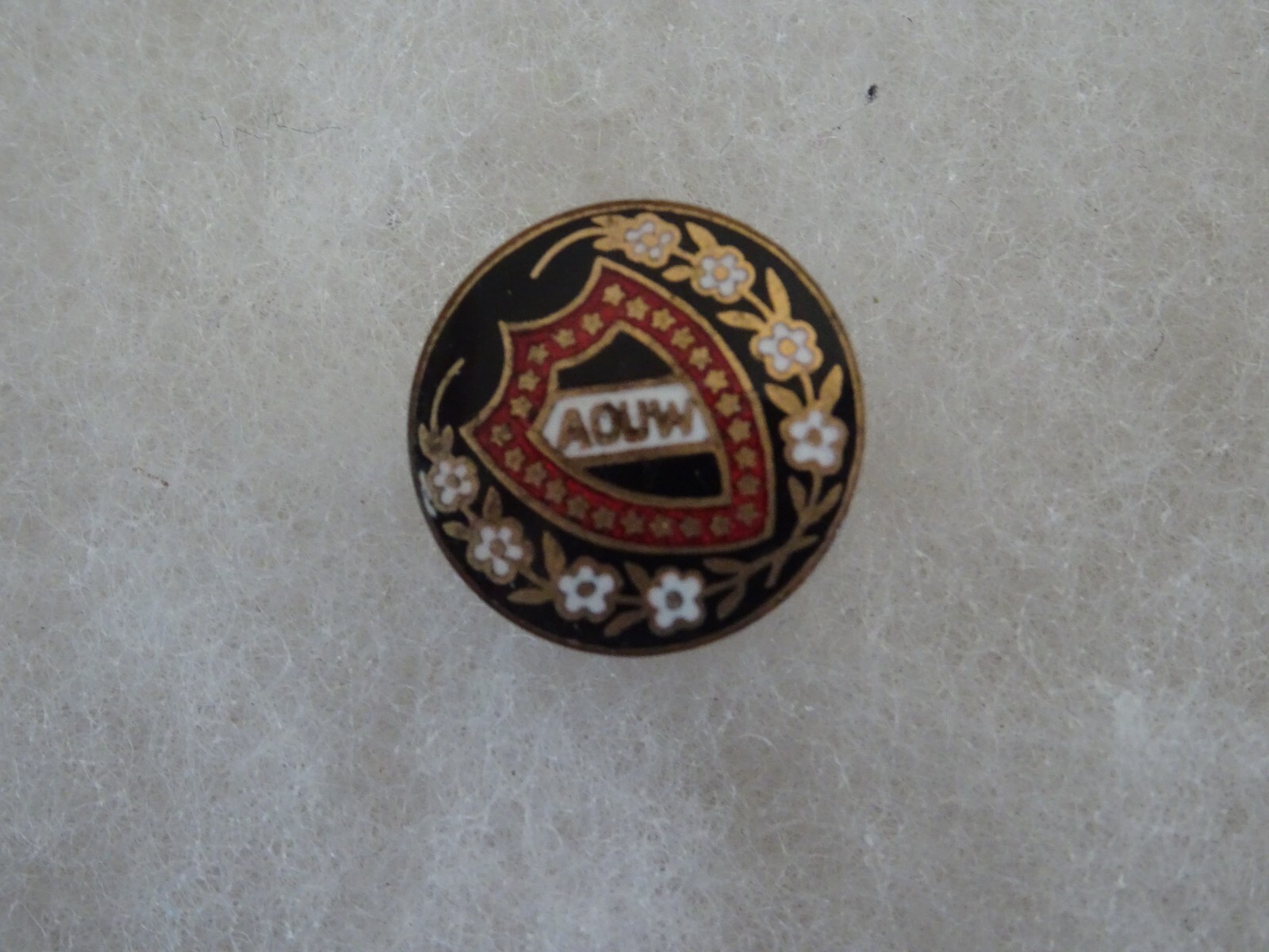 Antique AOUW Ancient Order Of United Workmen crest badge vintage logo pin