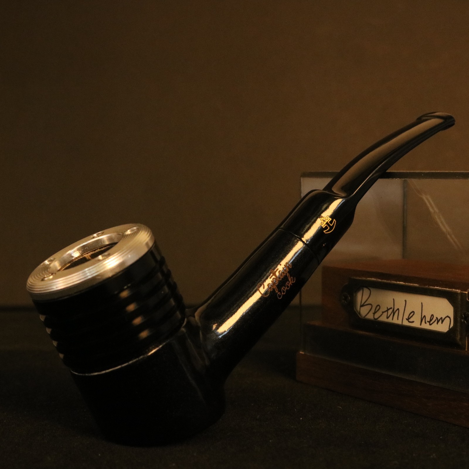 Captain Cook\'s black evening gown hammer shaped handmade pipe