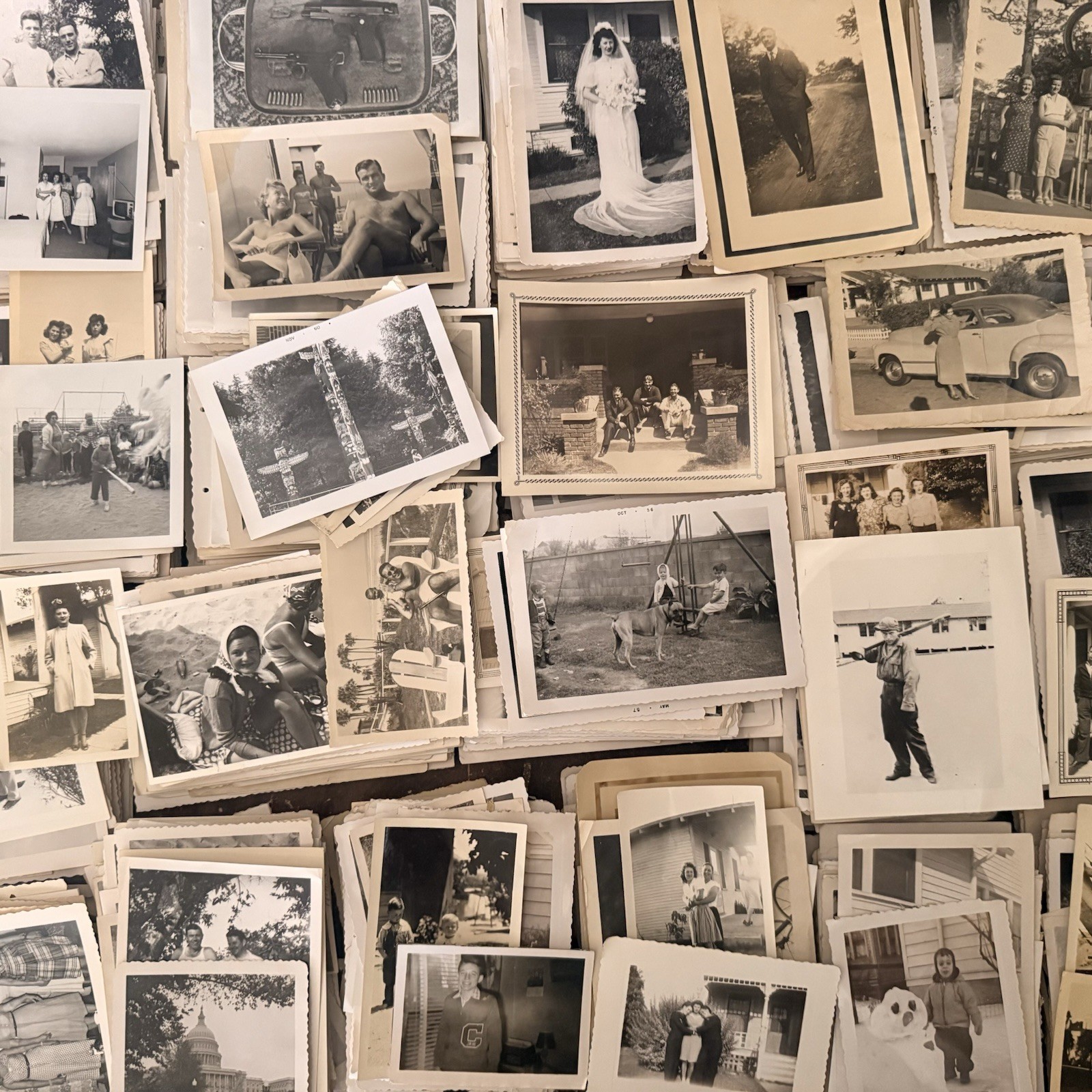 Huge Lot Every Photo Pictured 2000 + Vintage Snapshot Photos Sepia B&W Over 8lbs
