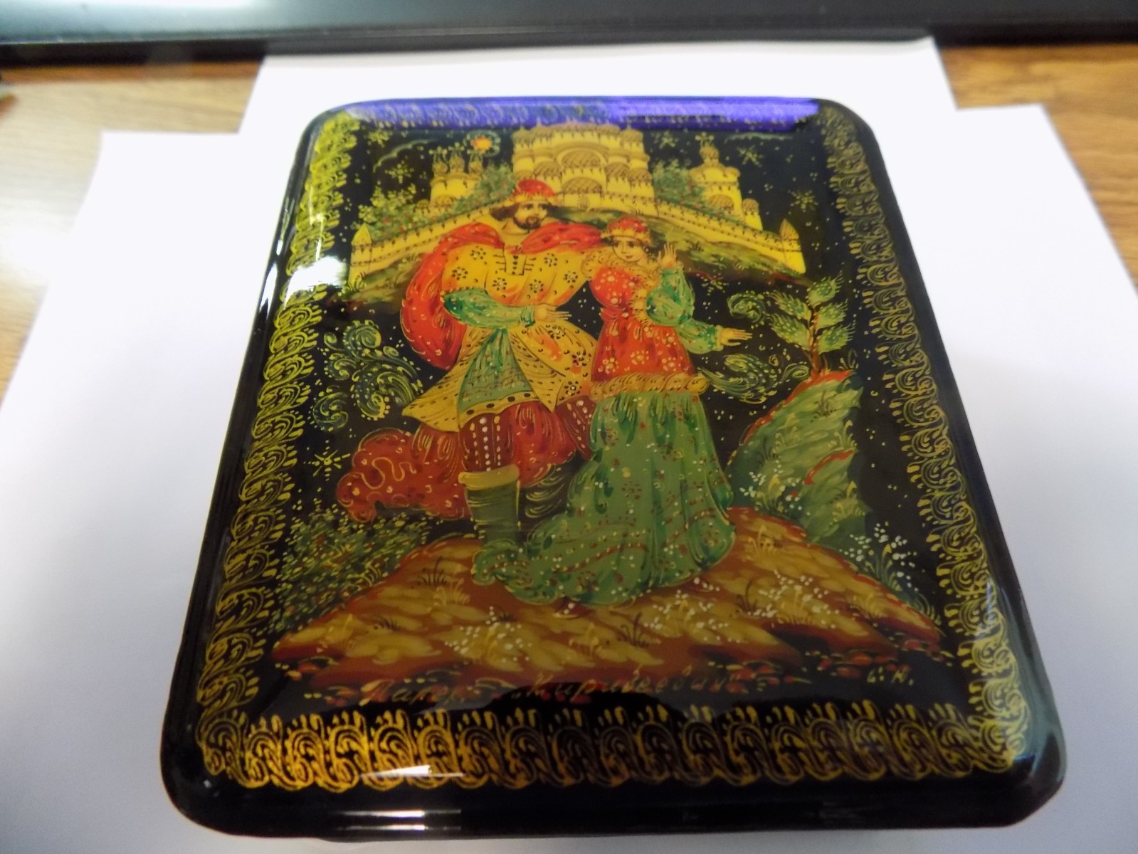NEW Vintage  Soviet Era Russian Hand Painted lacquer trinket box 4.75\