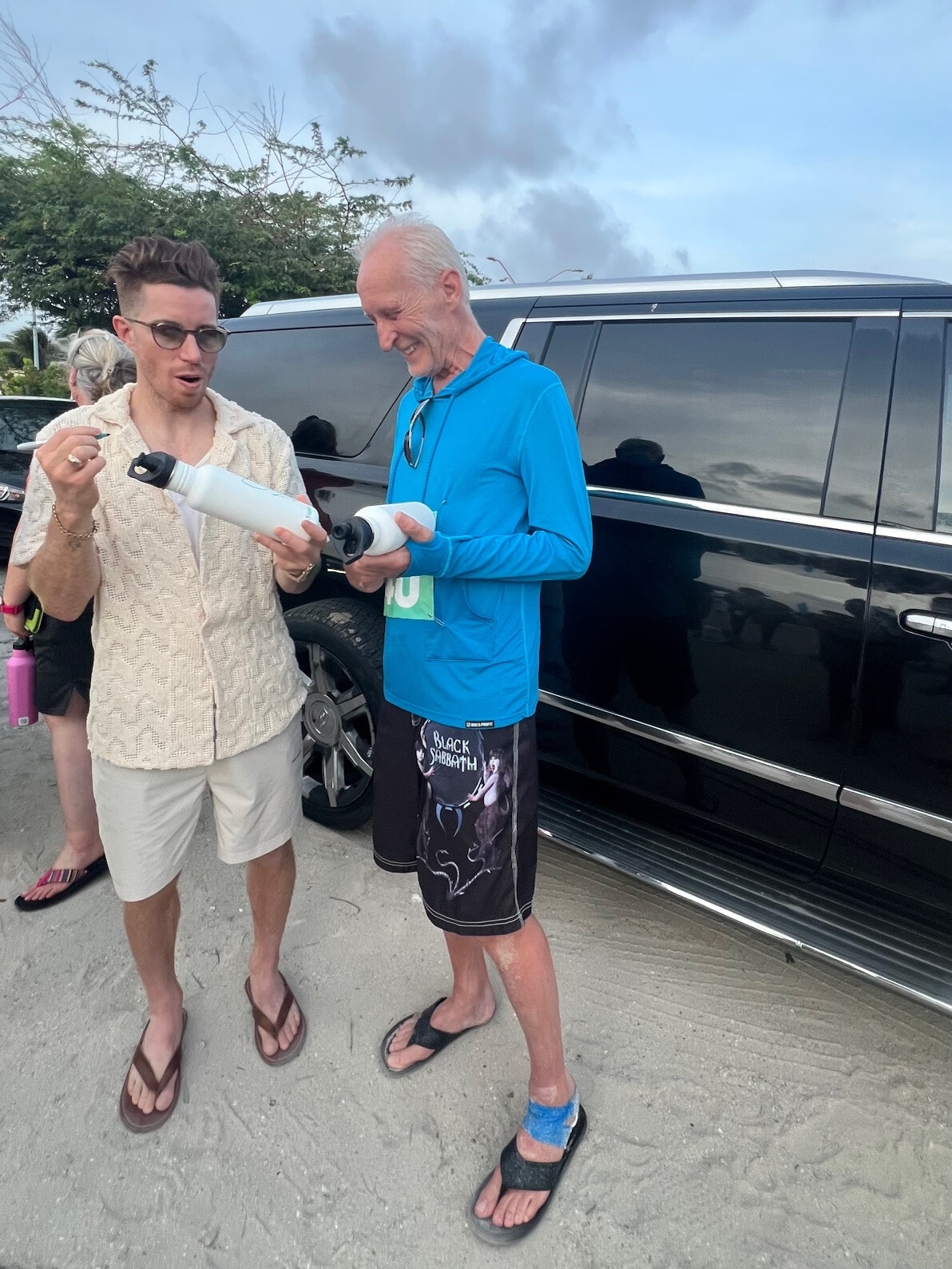 SHAUN WHITE autograph: stainless steel water bottle signed in Aruba's RELAXATON
