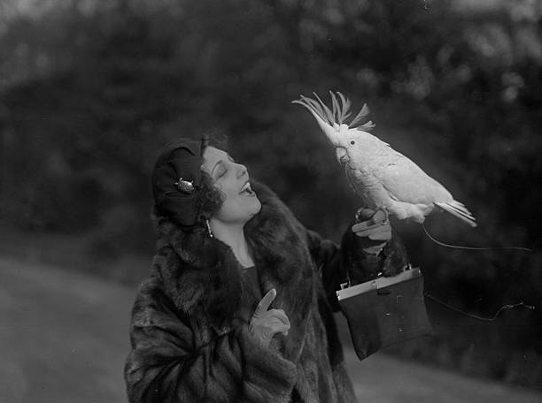 Spanish Opera Star Conchita Supervia Serenades A Cockatoo 1931 OLD PHOTO
