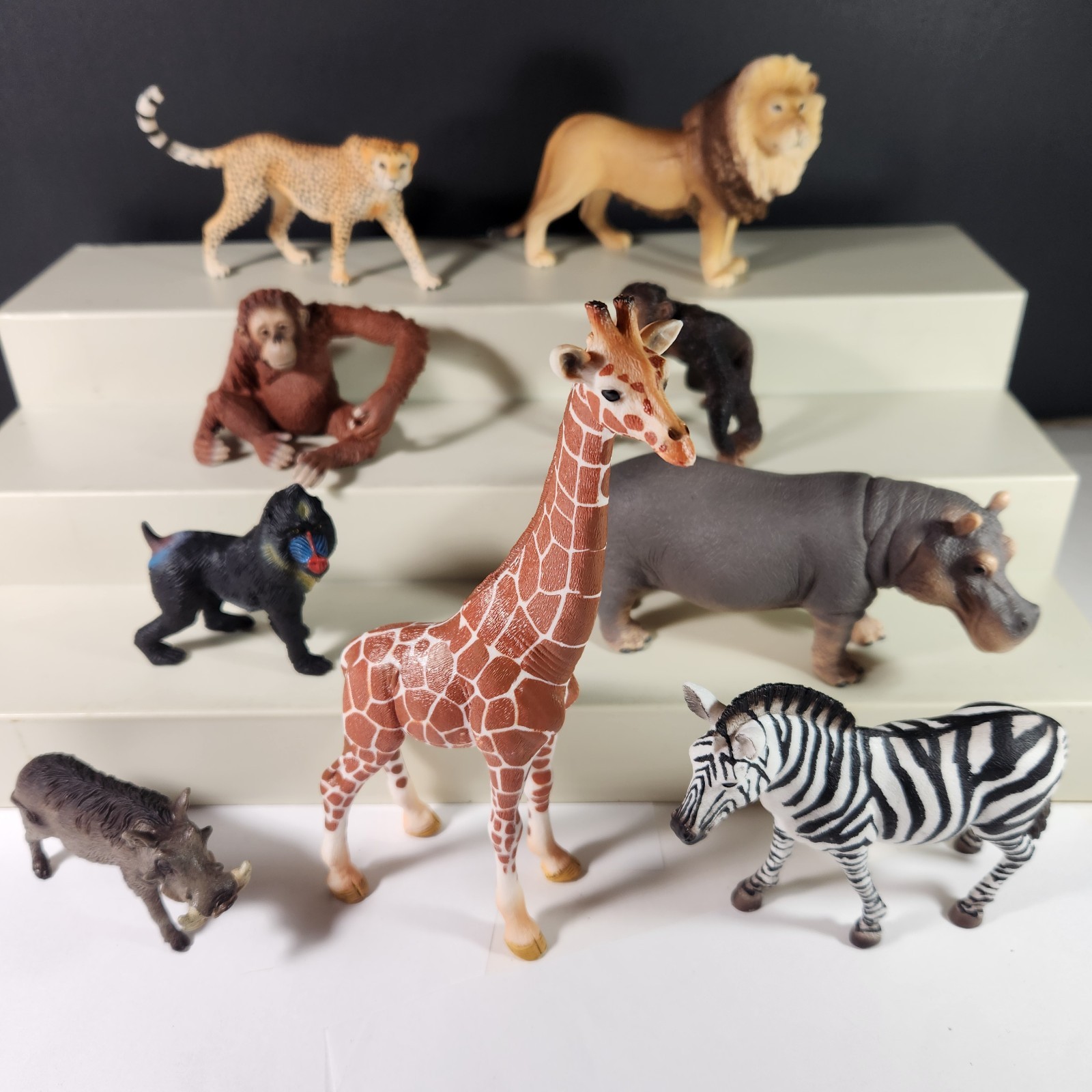 Schleich Wildlife animals Lot of 9 Lion Giraffe Zebra Hippo Cheetah Primates Hog