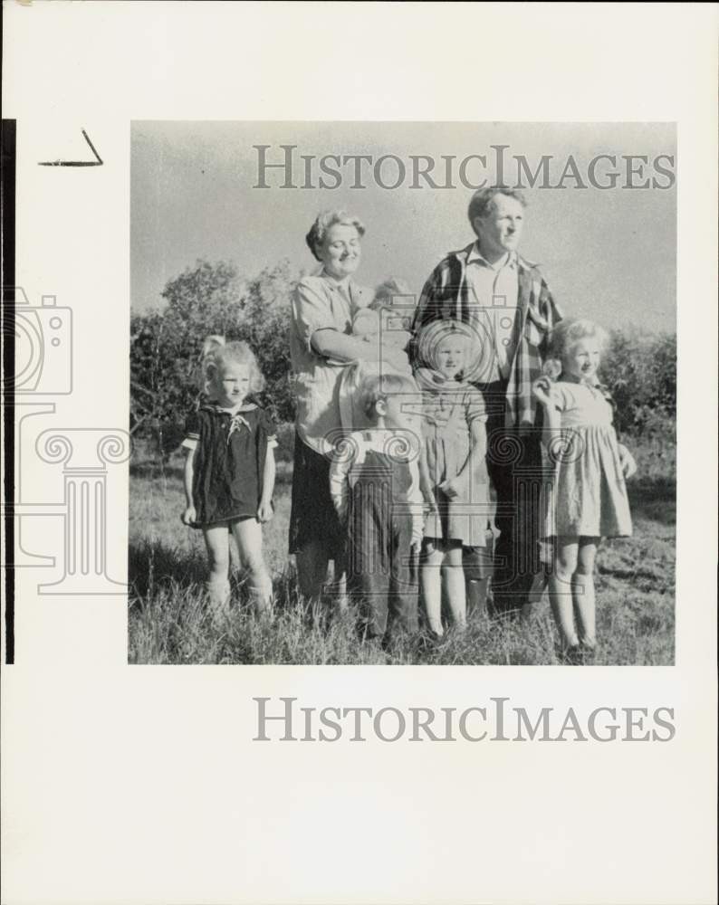 1949 Press Photo Kilcher family poses for portrait - lrb32971 1949 Press Photo Kilcher family poses for portrait - lrb32971