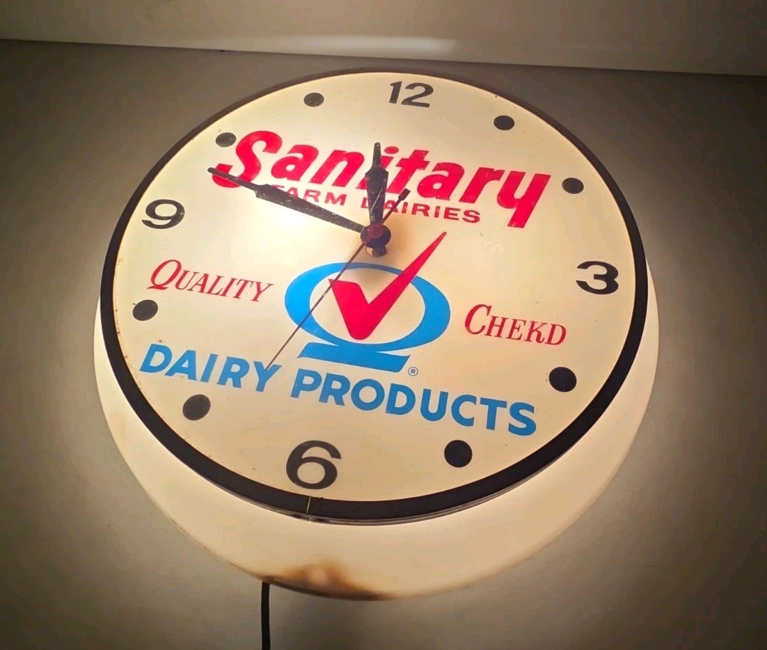 Vintage Sanitary Farm Dairies Dairy Products Advertising Lighted Clock