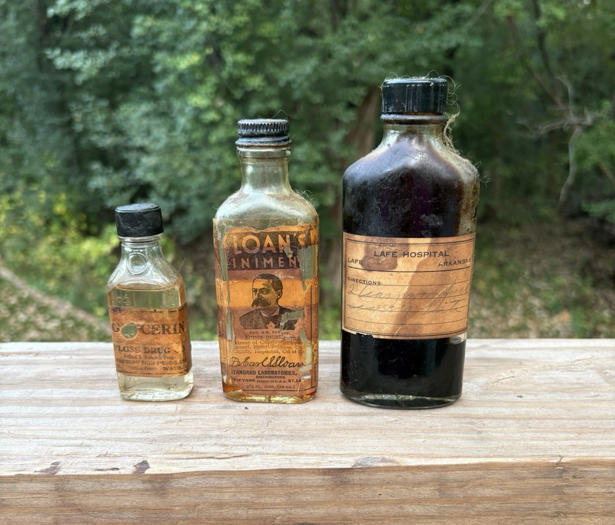 3 Antique Bottles La Fe Hospital Arkansas, Sloans Liniment, Glycerin Halloween
