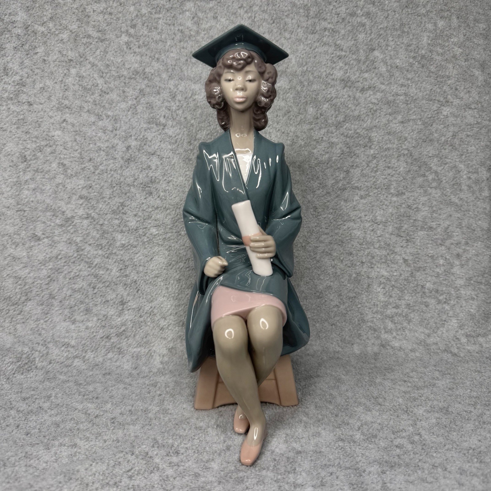 Vintage Lladro Reaching The Goal 5546 Black Legacy Girl Graduate Figurine No Box Vintage Lladro Reaching The Goal 5546 Black Legacy Girl Graduate Figurine No Box