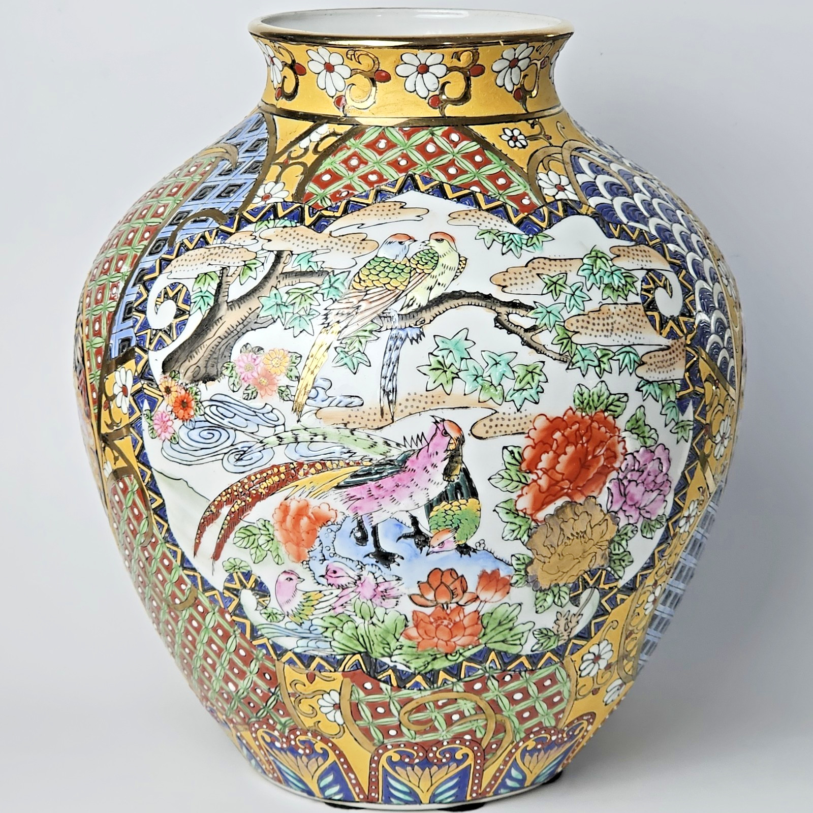 Vintage Hand Painted Asian Porcelain Vase Chinoiserie Moriage Gold Gilt