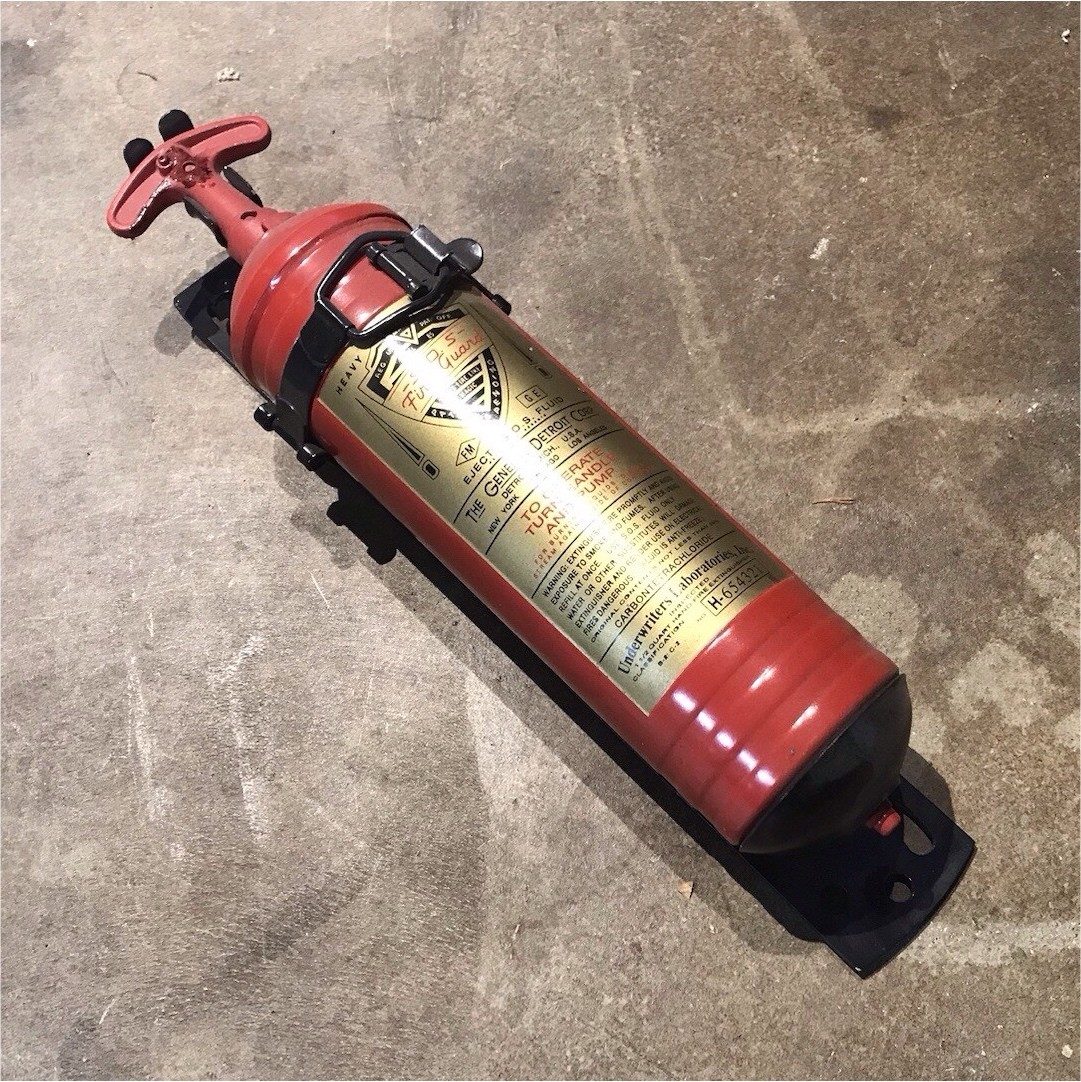 Vintage Fire Guard Fire Extinguisher w/ Mounting Bracket, Red, 12 in