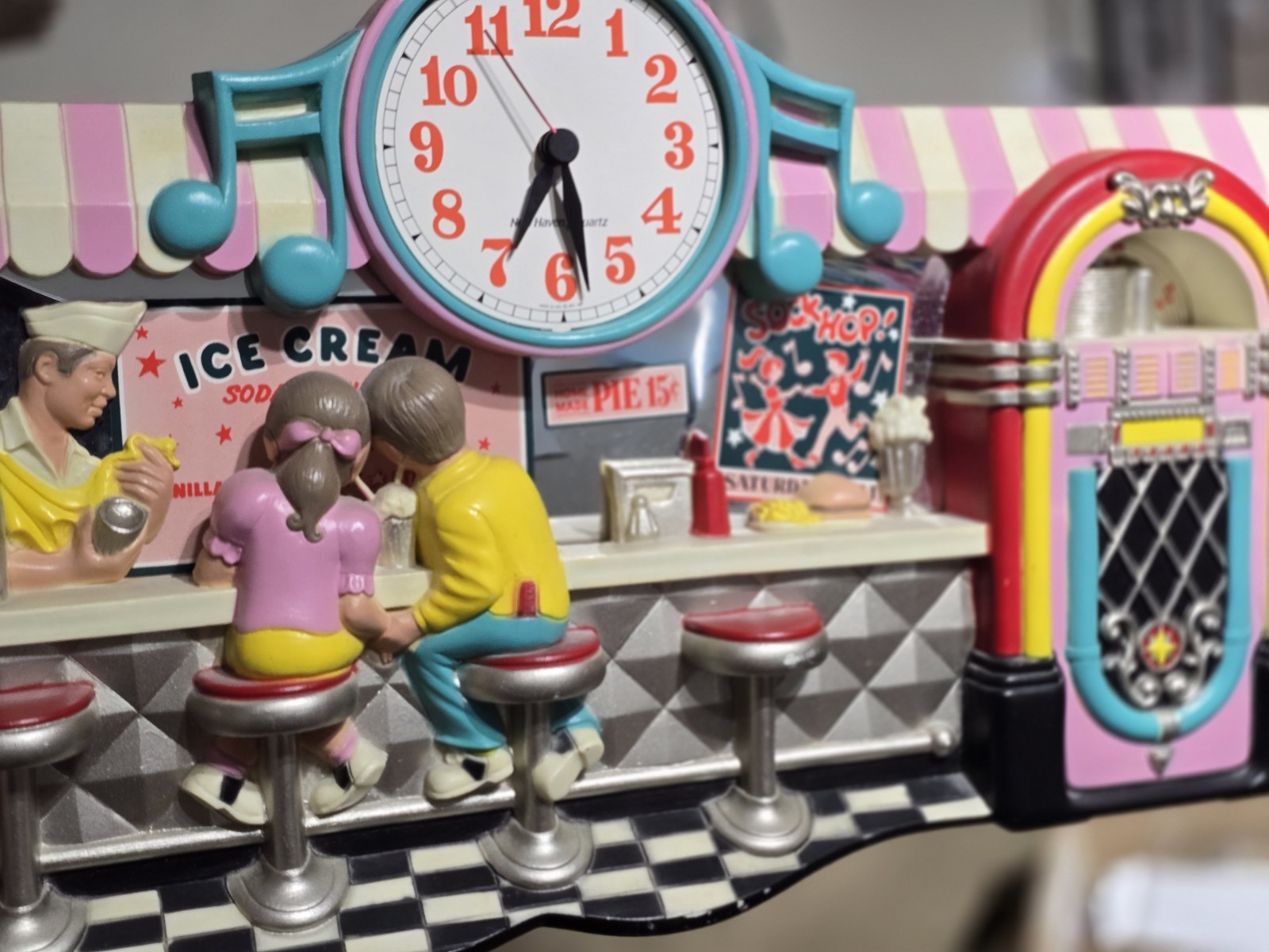 New Haven Quartz Diner Wall Clock Jukebox Soda Shop Sock Hop Vintage USA Tested