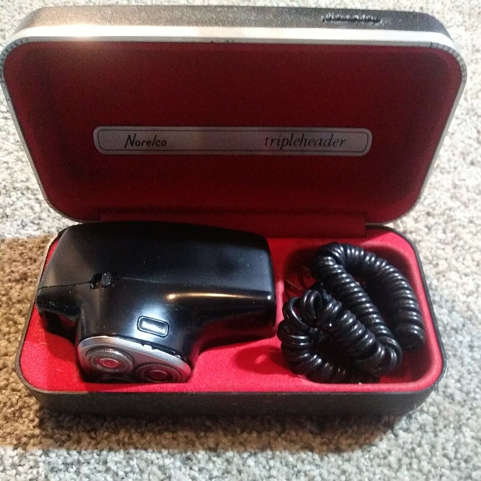 Vintage Norelco Tripleheader Electric Shaver and Box with Power Cord  Works