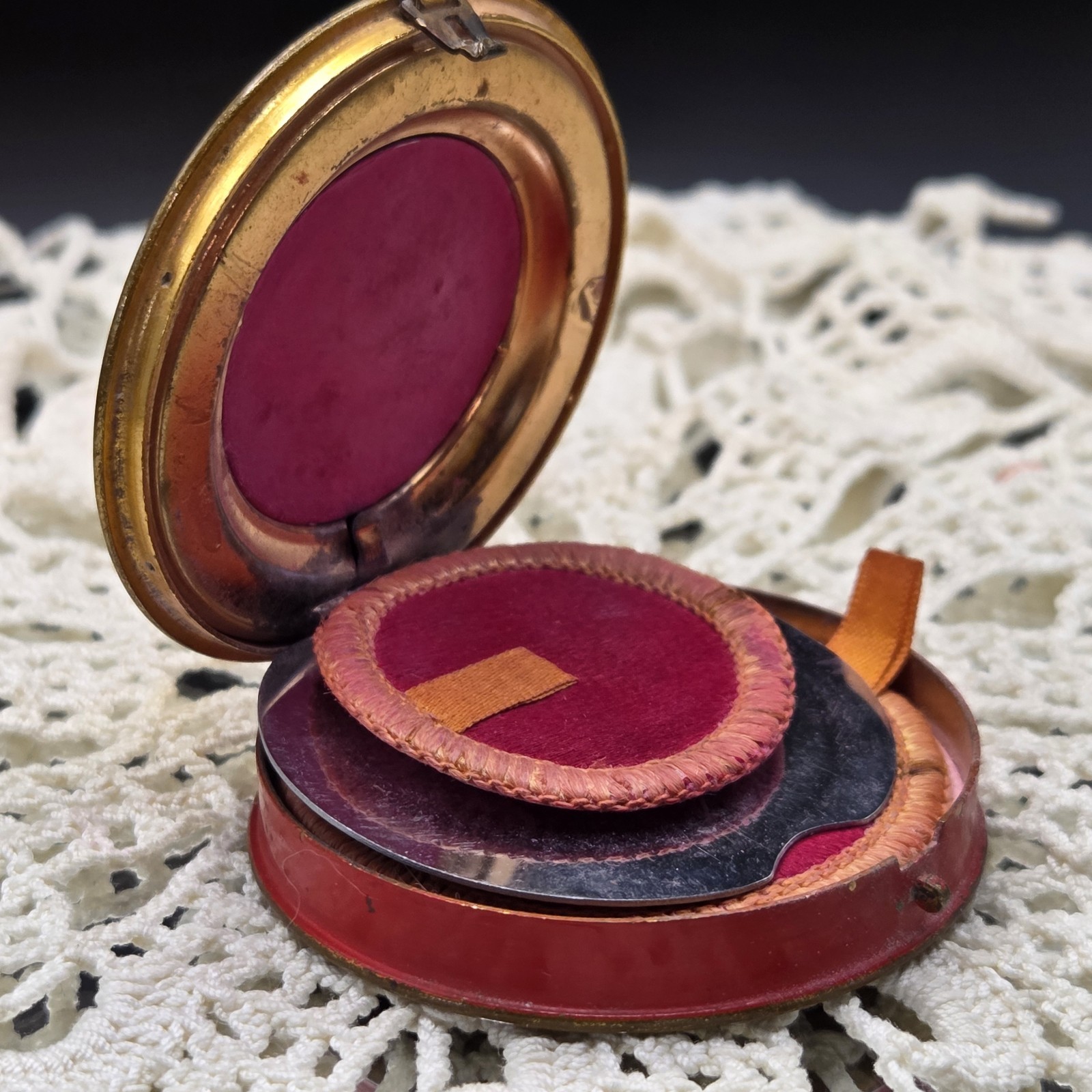 Duska Langlois Vintage Red Gold Compact Mirror 1930’s Era Fab Collection Item