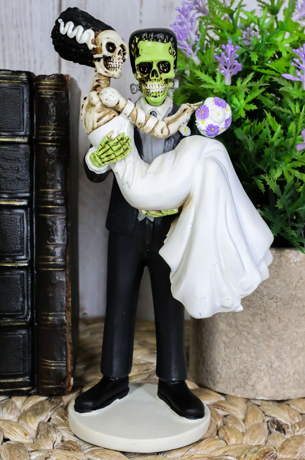Ebros Day Of The Dead Wedding Skeleton Frankenstein Skull Bride & Groom Figurine