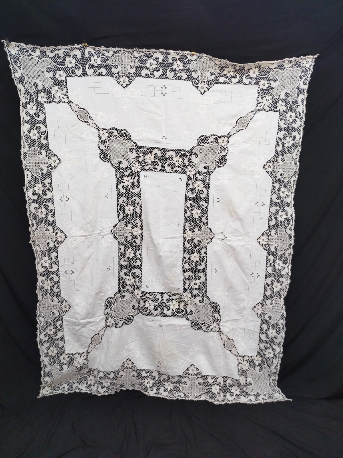 Vintage Hand Embroidered Linen Lace Tablecloth White Rectangular Cutwork Overlay