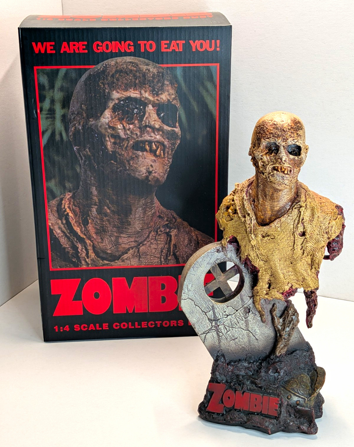 Trick or Treat Studios Zombie 1:4 Scale Collector Bust Statue, Horror