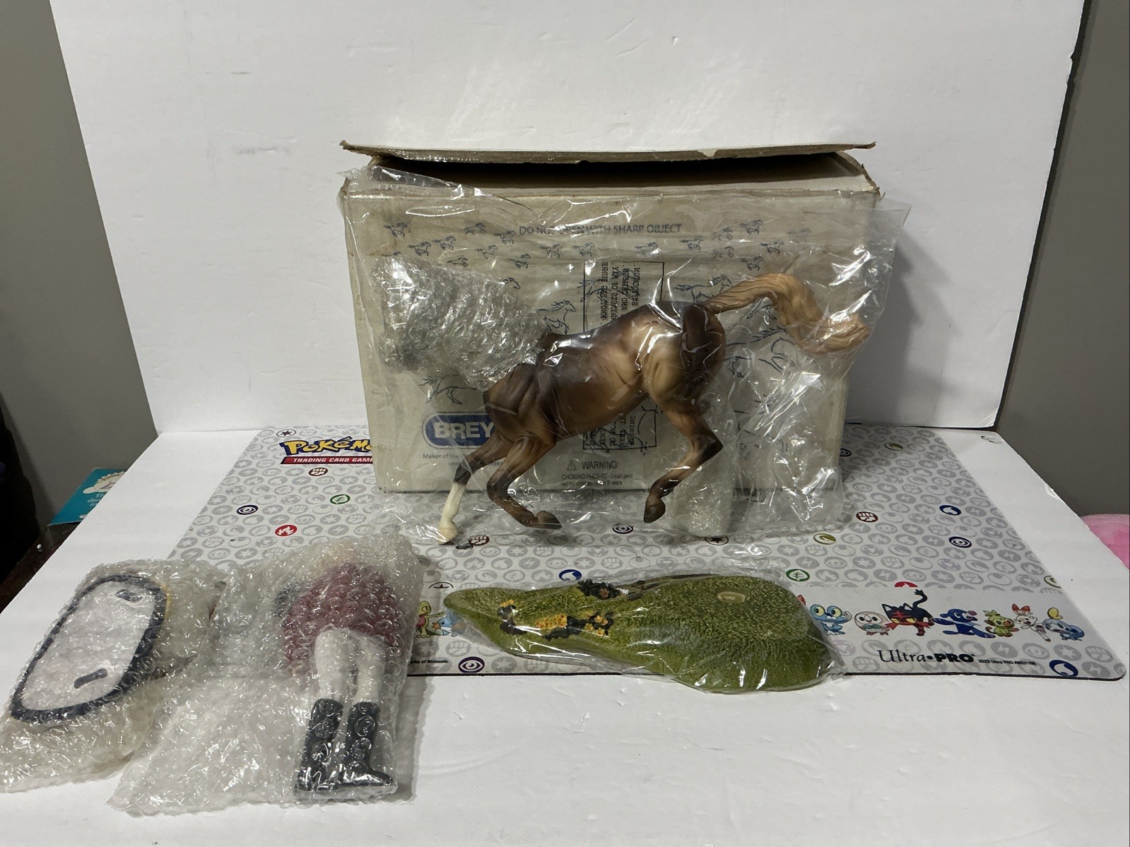 Model: #410144. Breyer Horses Breeds Thoroughbred 1:9 Traditional Scale - New