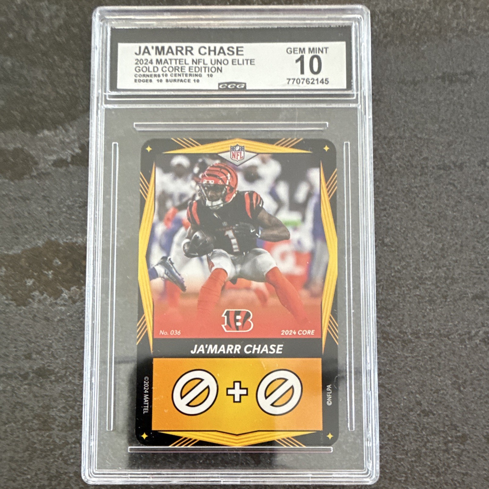 Mattel 2024 NFL UNO Elite Core Gold Core Edition Ja'Marr Chase #036 Graded