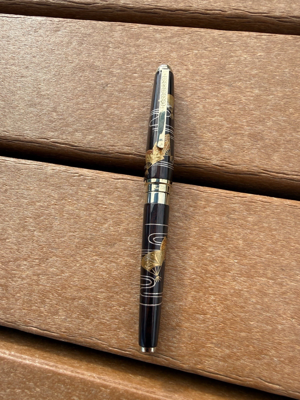 SAILOR Ebony Wood Maki-e Series Kaga Taga Maki-e Ougi (Fan) Fountain Pen