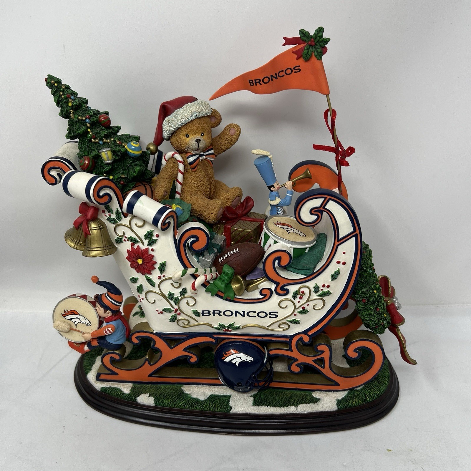 Danbury Mint Denver Broncos Santa\'s Sleigh Figurine 2001 Christmas NFL