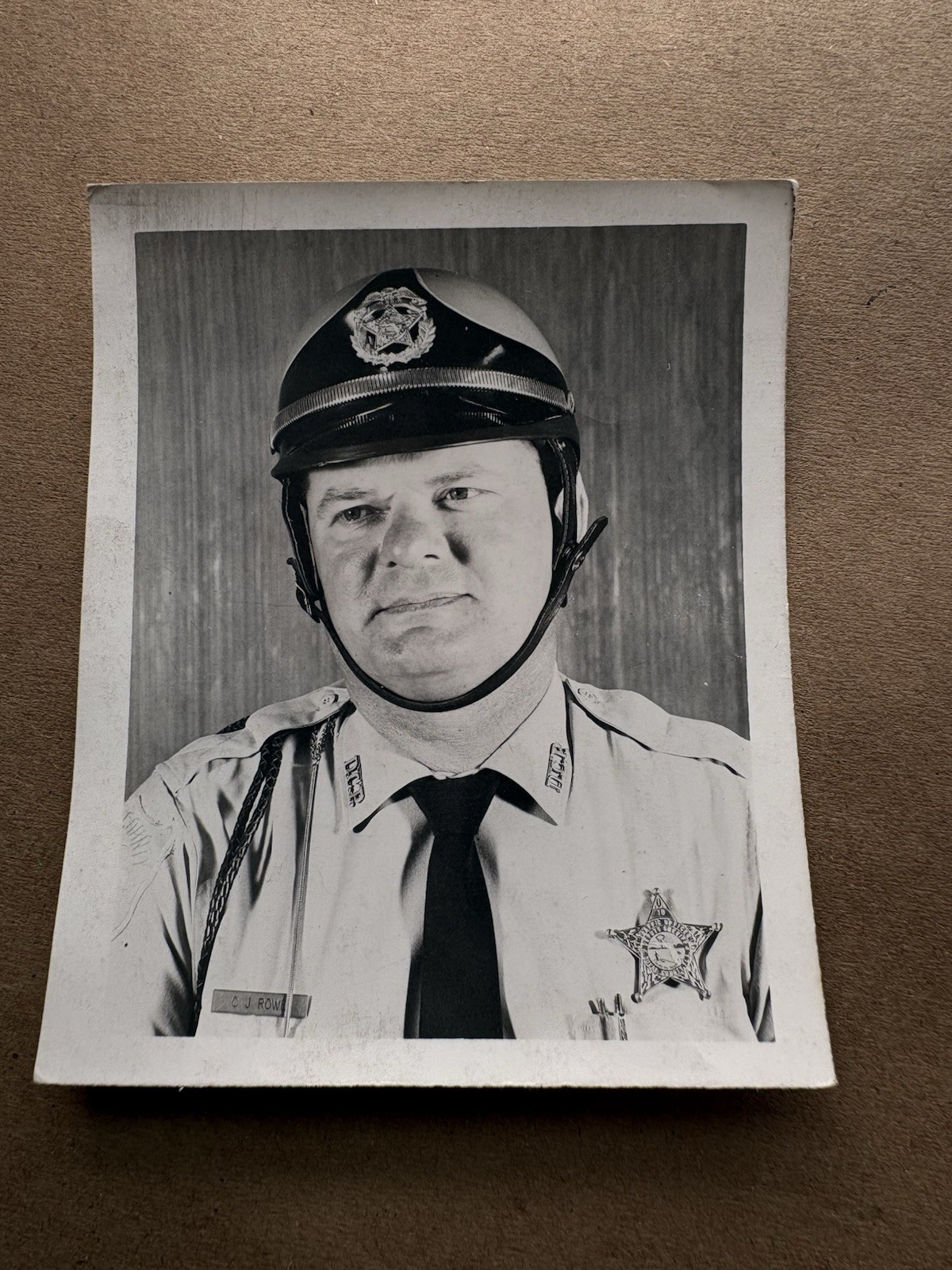 RARE 1950s🇺🇸VINTAGE PHOTO of DUVAL FLORIDA POLICE OFFICER/BADGE/HELMET/TIE 👀 RARE 1950s🇺🇸VINTAGE PHOTO of DUVAL FLORIDA POLICE OFFICER/BADGE/HELMET/TIE 👀