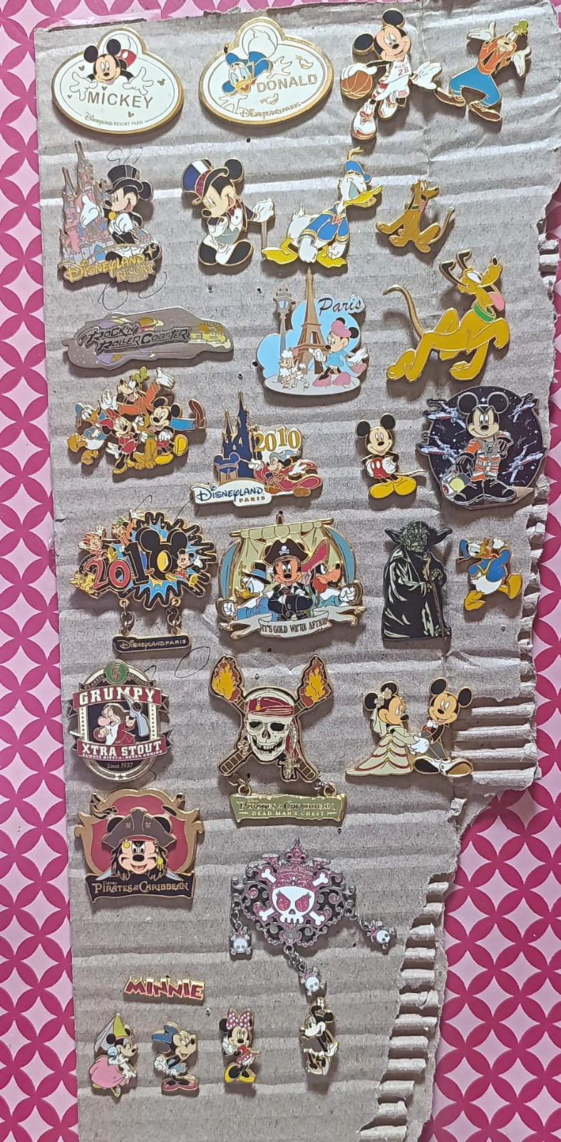 Lot of 25+ Disney Pins - Disneyland Paris, Star Wars, Pirates of the Caribbean
