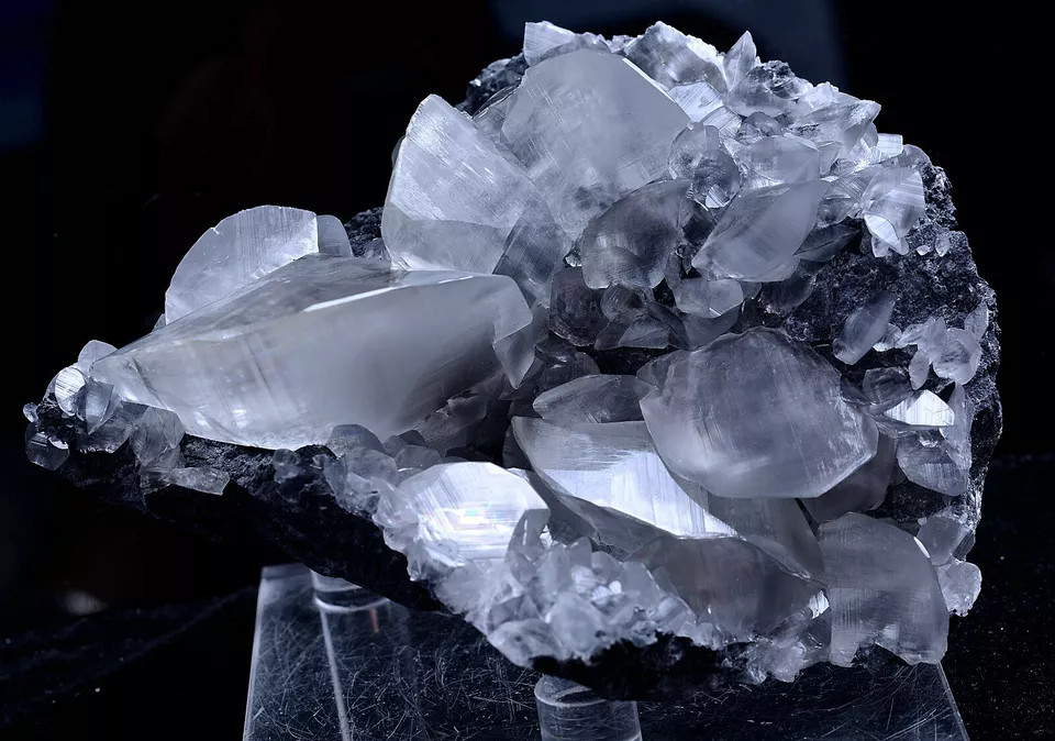902g Natural Transparent Complete Calcite Mineral Specimen/   China
