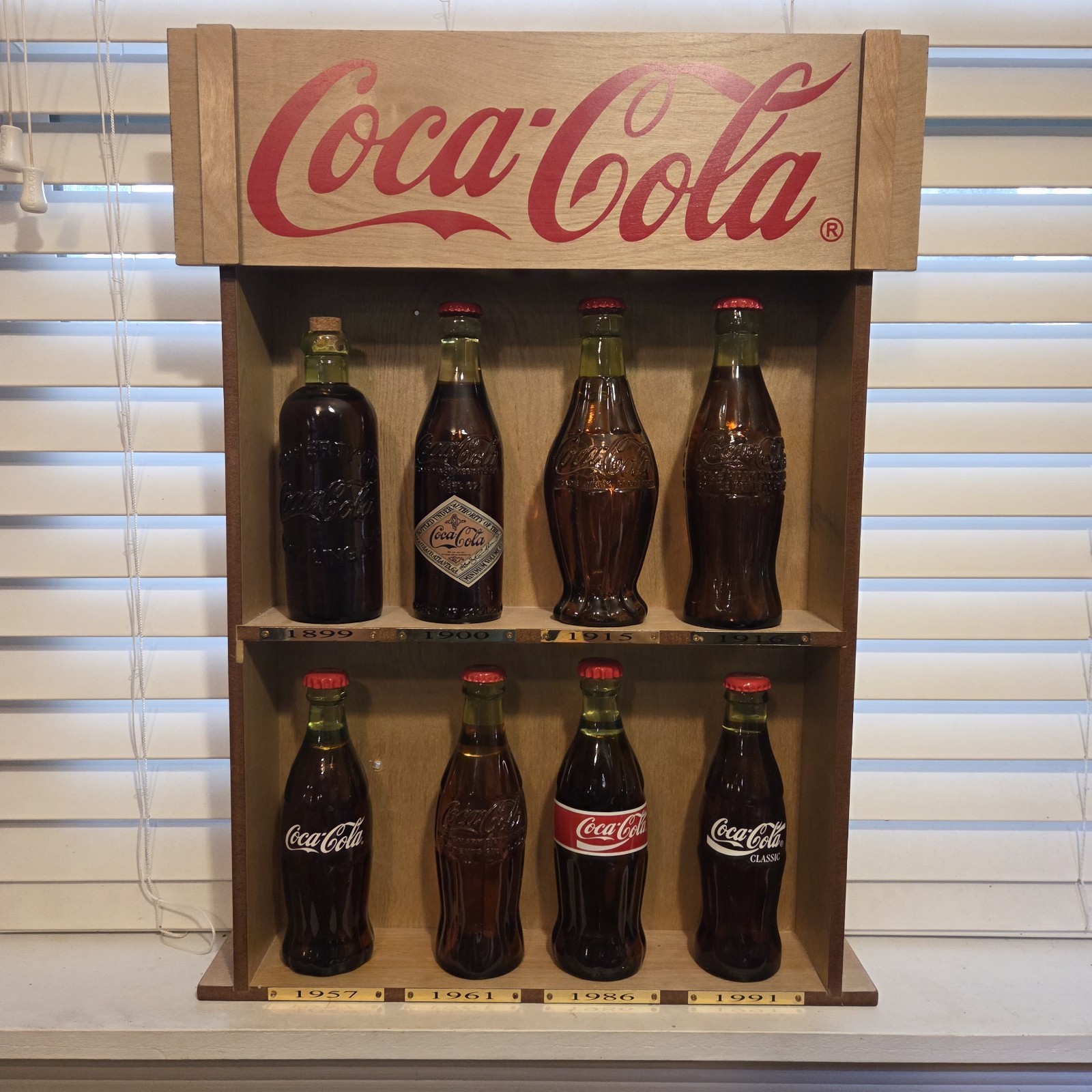 The Coca-Cola Replica Bottle collection, Display Vintage 1899 - 1991