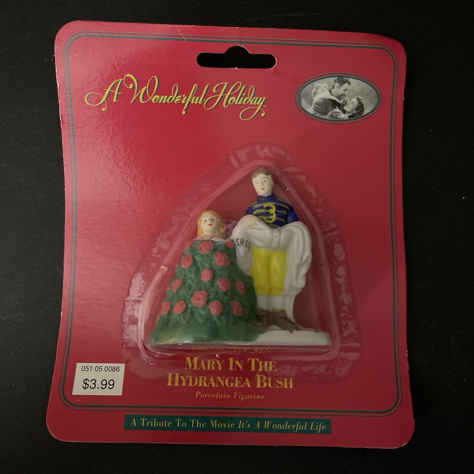 It’s A Wonderful Life Holiday Mary In The Hydrangea Bush Figurine New In Package