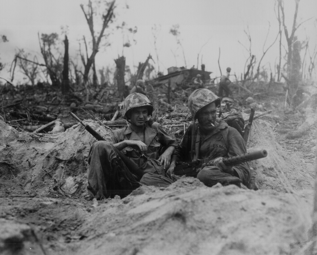 B&W Photo US Marines Peleliu 1919 Garand 1944  WWII WW2 World War Two USMC 