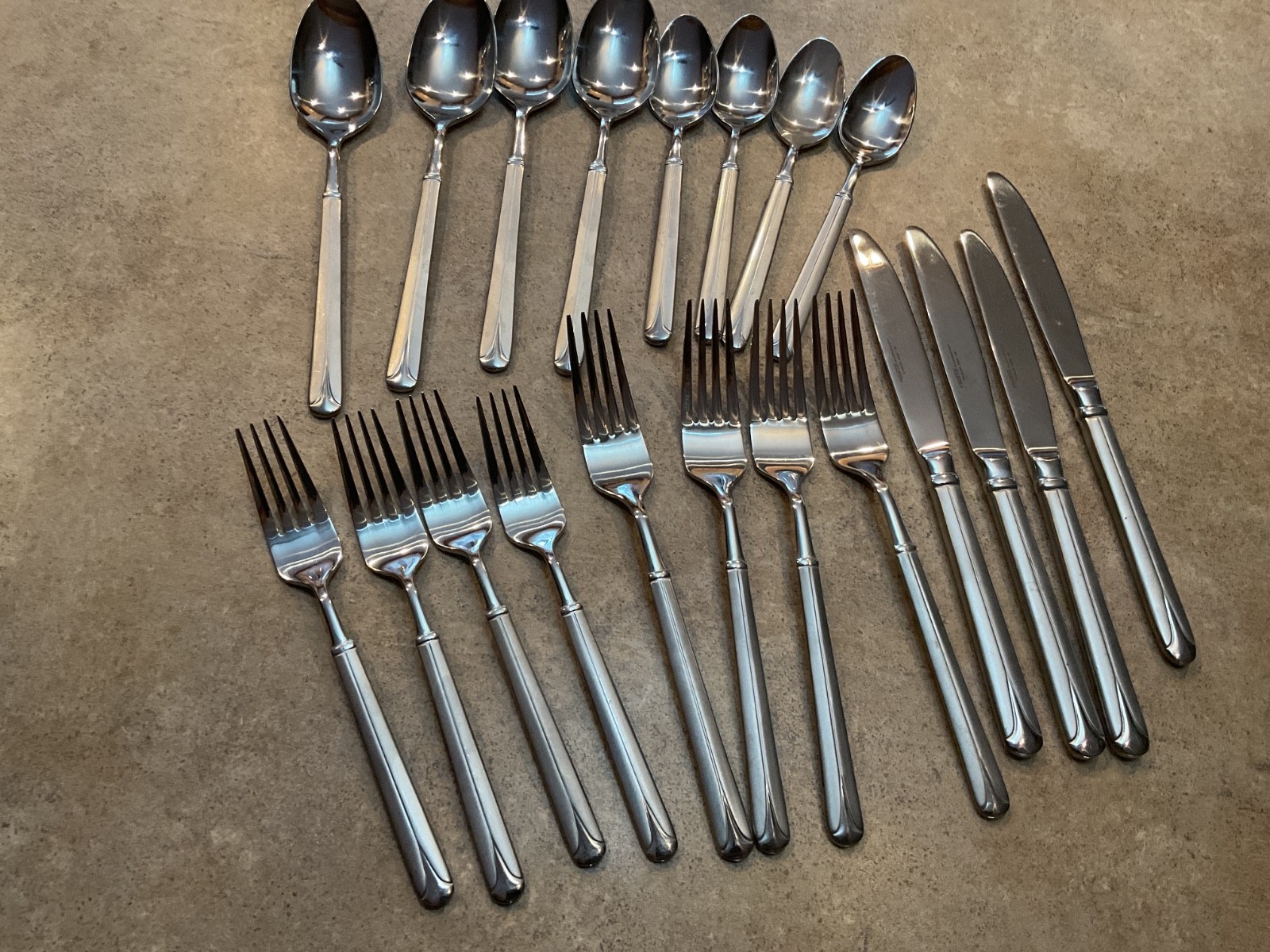 Hampton Silversmiths 235 Stainless  Flat wear Silverware  20 Pieces