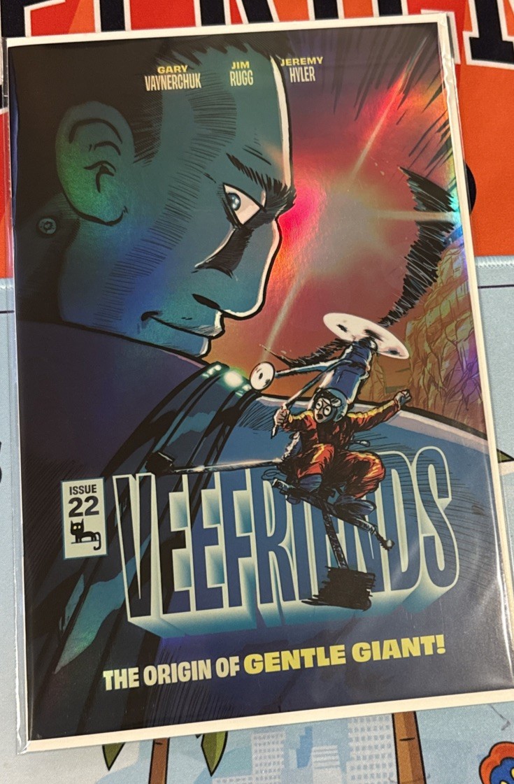 VeeFriends Comic Book #22: Gentle Giant – Holofoil Variant