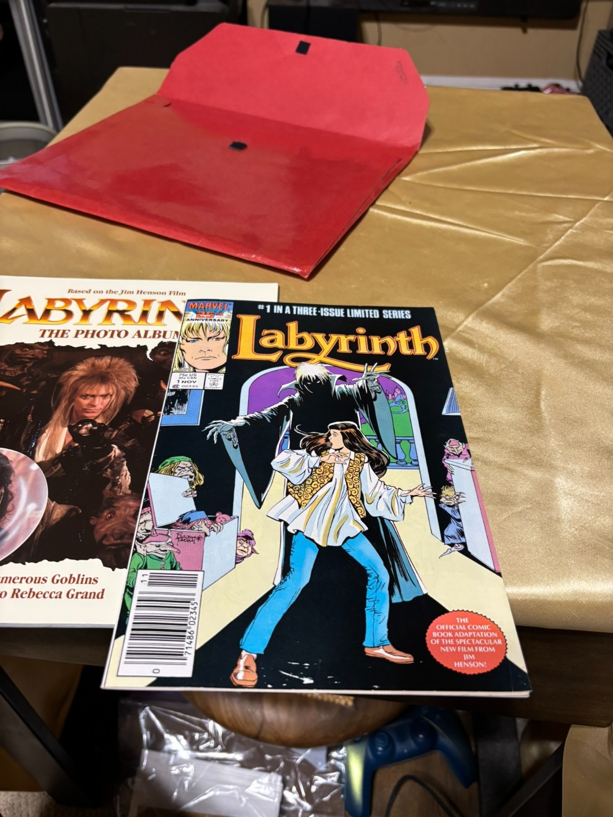 Lot of 2 Vintage 1986 Labyrinth Books Marvel Comic 1 Photo Album Jim Henson Rare