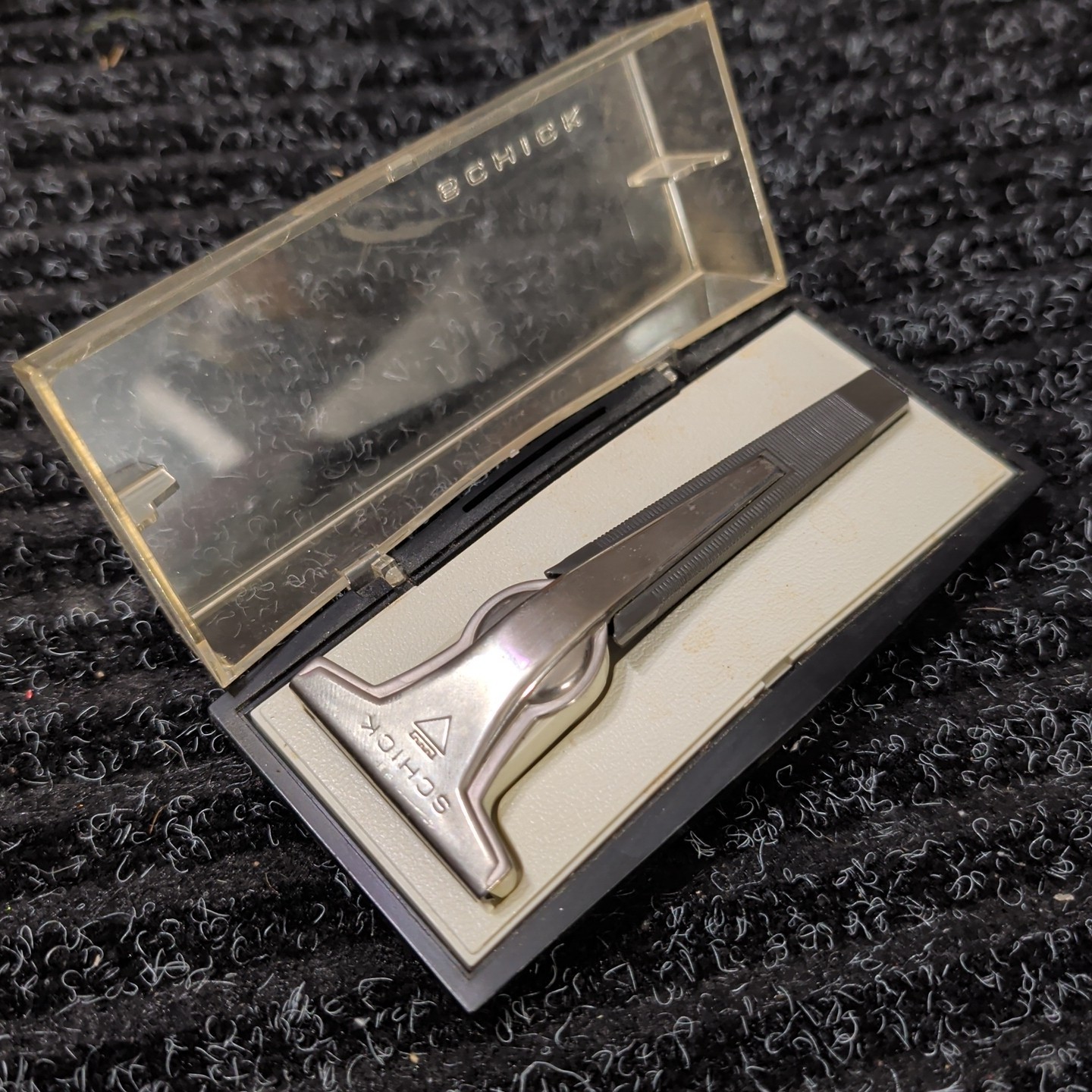 1960\'s Vintage SCHICK Eversharp Men\'s  Brown Handle Band Razor 110 65 with Case