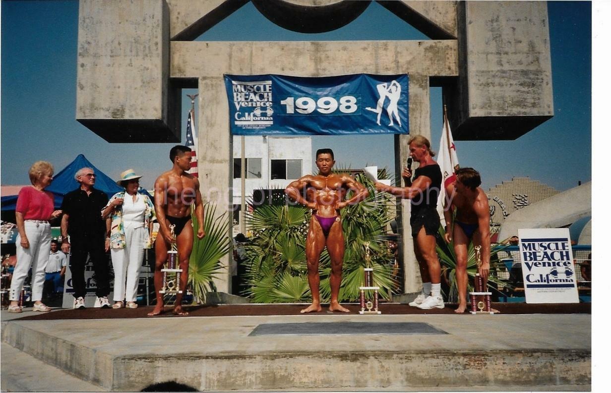 MUSCLE MEN Venice Beach California BODYBUILDERS Found PHOTOGRAPH Color  04 25 I